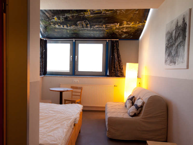 https://www.babelfish-hostel.de/media/Galeryrooms/004_doube_room.jpg