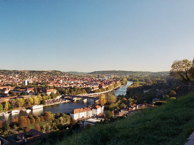 https://www.babelfish-hostel.de/media/Galerywuerzburg/01_skyline_wurzburg.jpg