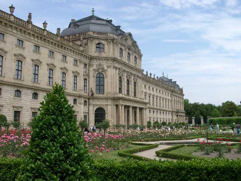 https://www.babelfish-hostel.de/media/Galerywuerzburg/04_residence.jpg